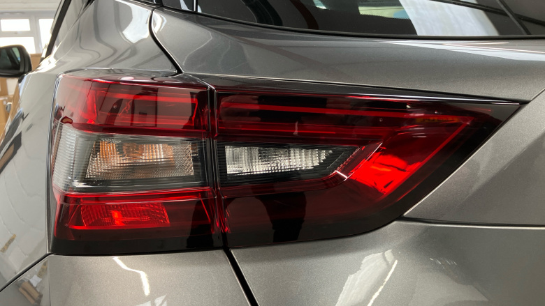 Nissan Juke 1.0 DiG-T 114 N-Connecta 5dr DCT Petrol Hatchback